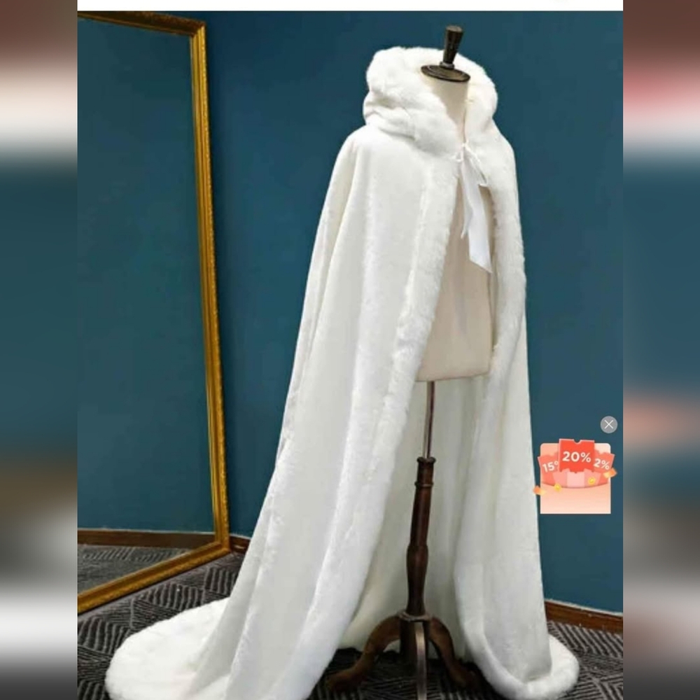 Elegant White Faux Fur Hooded Cape